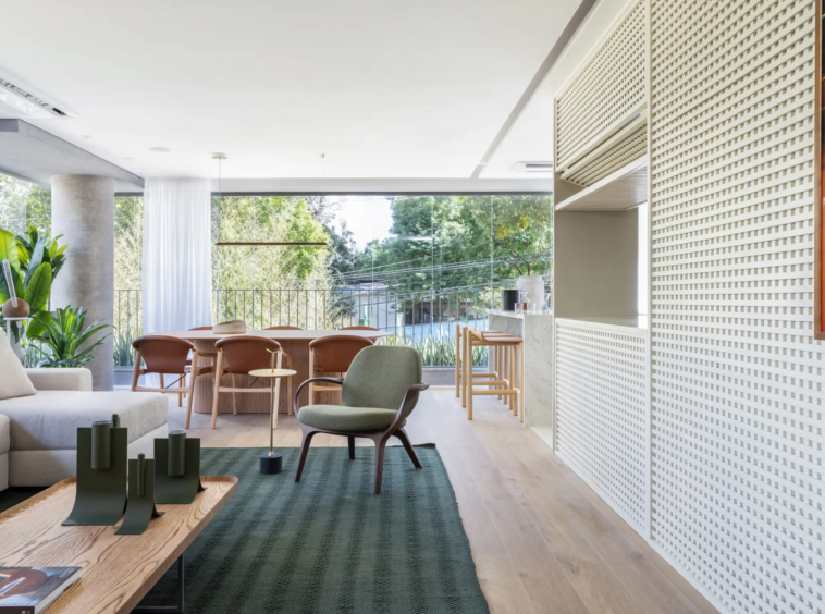 Sala do apartamento 163m² Leaf Loefgren – janelões piso ao teto Perkins Will SP