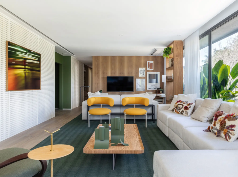 Sala do apartamento 163m² Leaf Loefgren – janelões piso ao teto Perkins Will SP