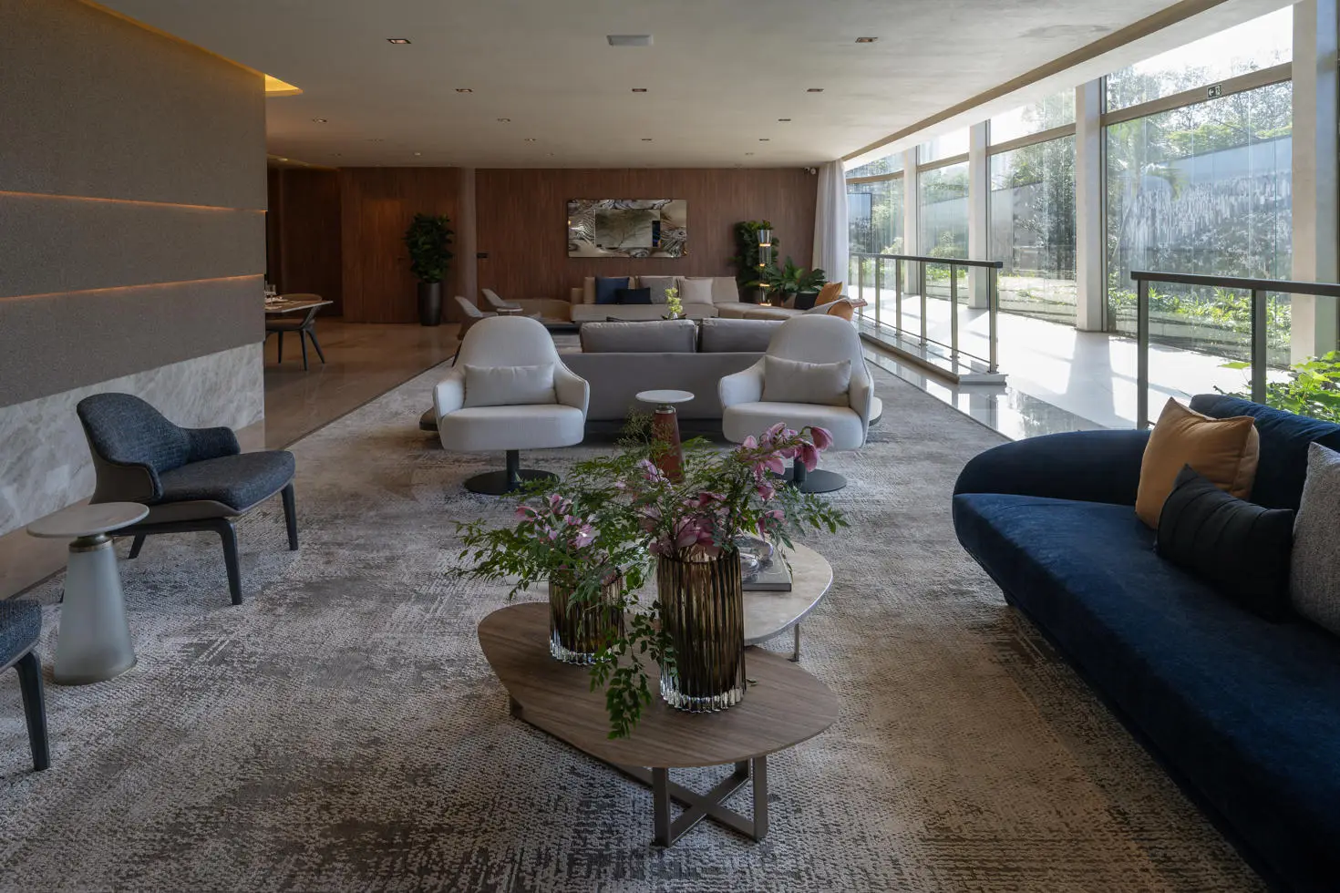 Living integrado do apartamento 379m² Epic Jardim Europa – Pininfarina Cyrela