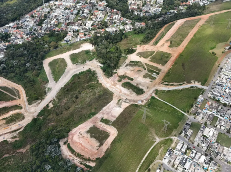 obras do Reserva Aruã Scopel cercado de área verde no Aruã Mogi das Cruzes SP